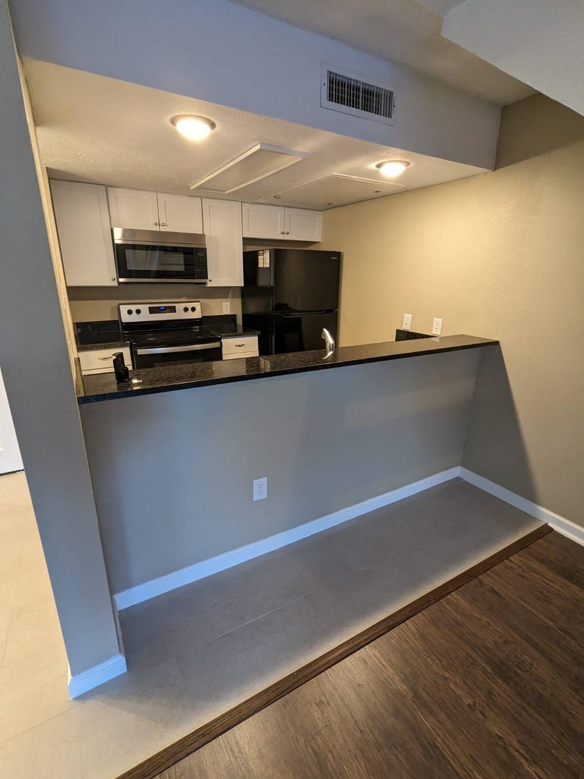 Dallas, TX 75236,4632 Country Creek DR #1223