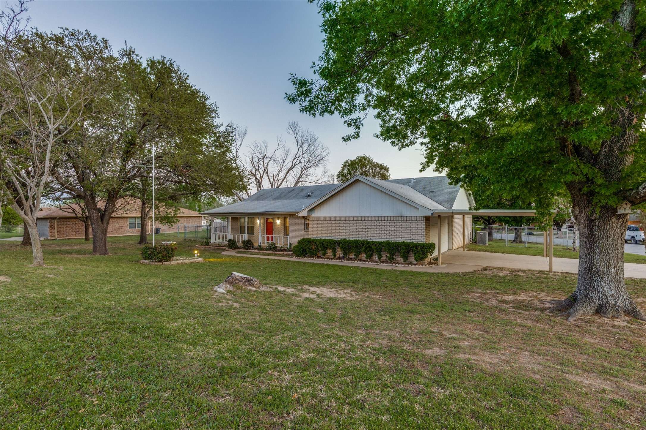 Weatherford, TX 76086,1606 E Bankhead DR
