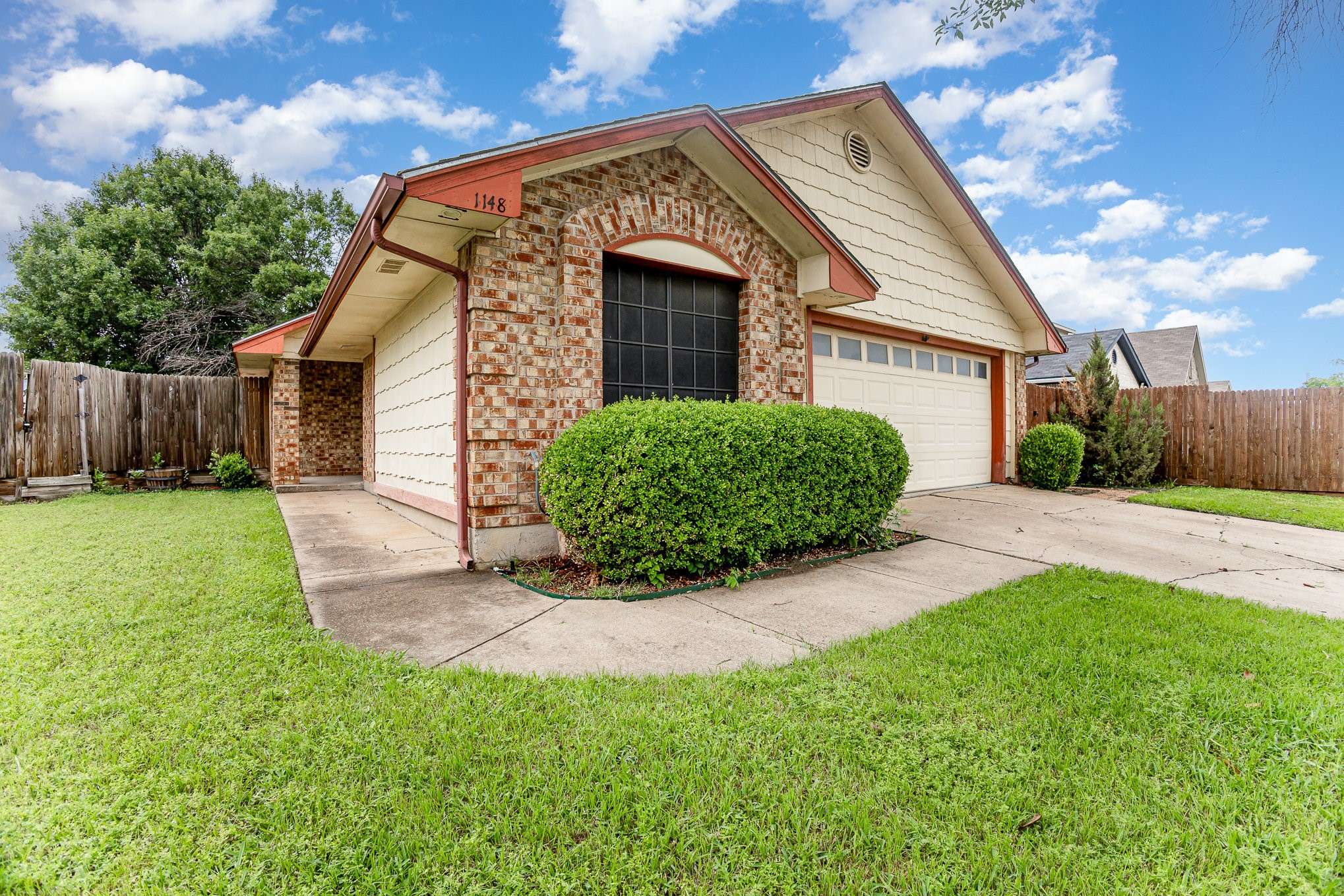 Grand Prairie, TX 75052,1148 Meadows DR