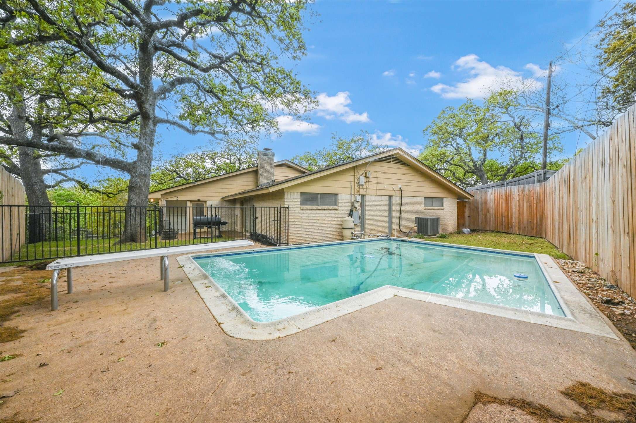Arlington, TX 76013,1217 Briarwood BLVD