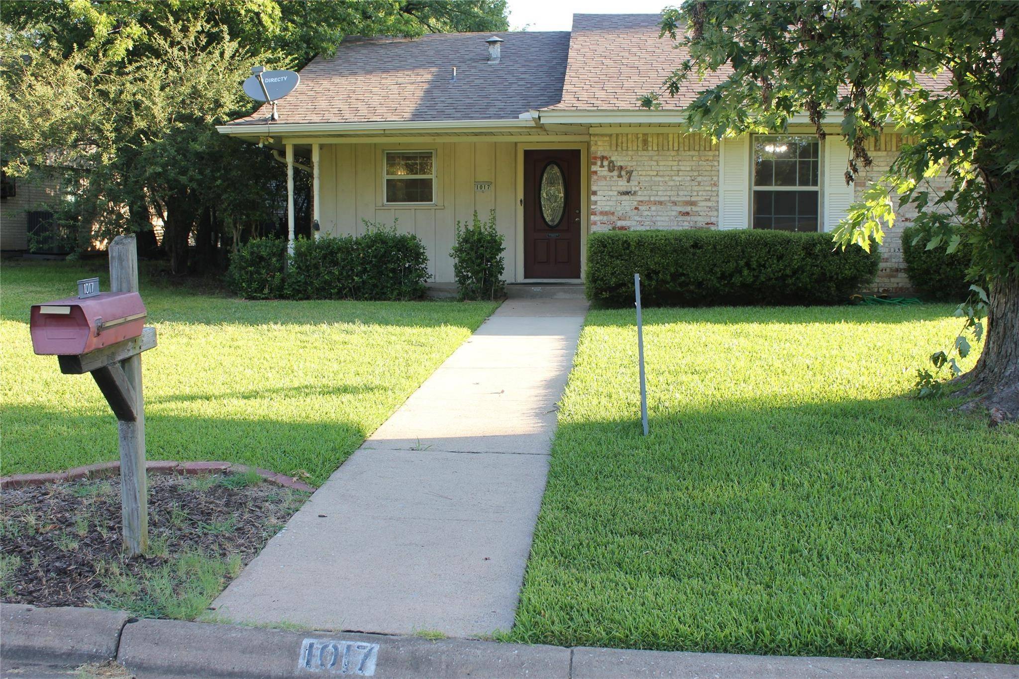 Sherman, TX 75092,1017 Canterbury DR