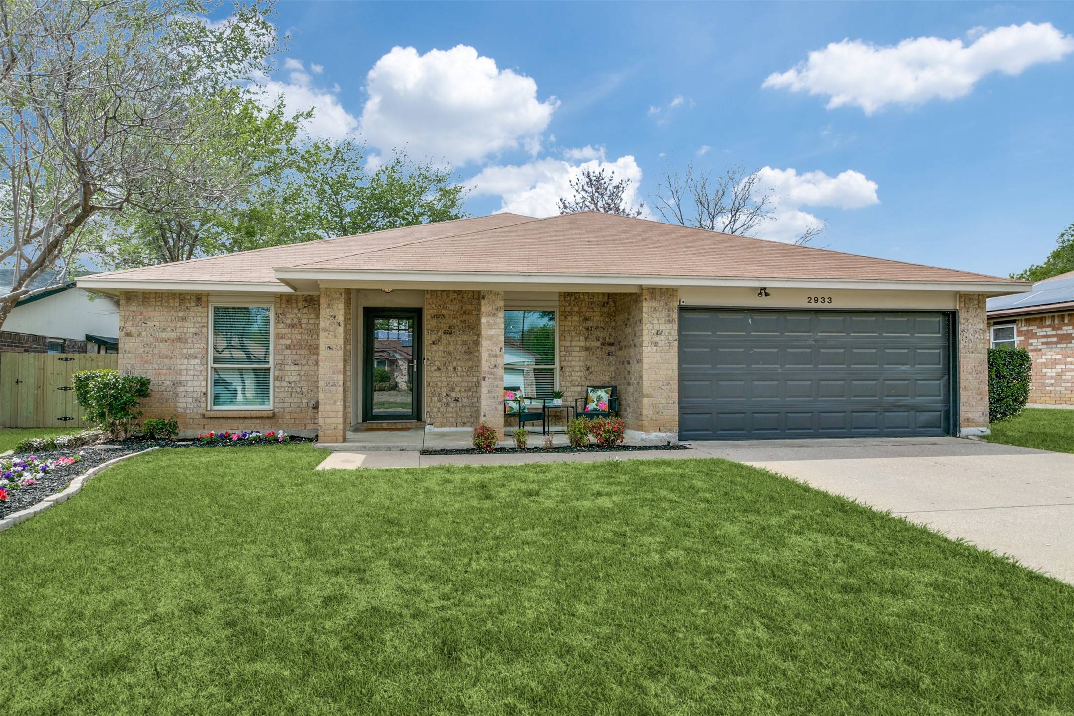 Bedford, TX 76021,2933 Beachtree LN