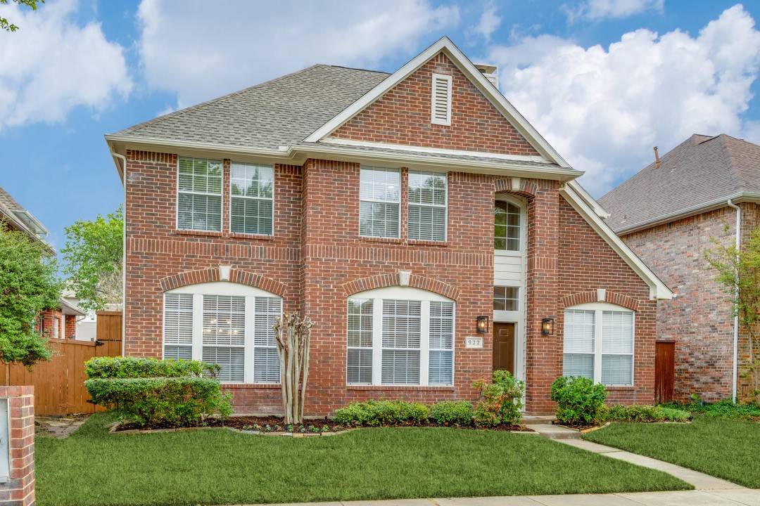 Coppell, TX 75019,922 Beau DR