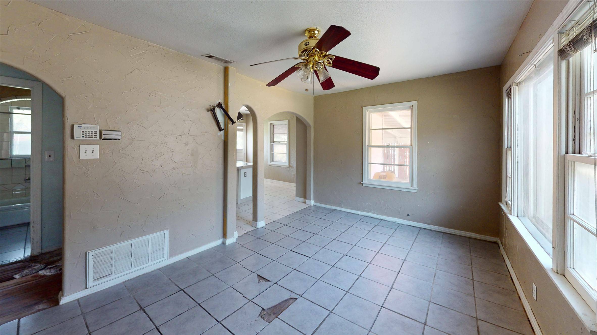 Fort Worth, TX 76116,4828 Lyndon DR