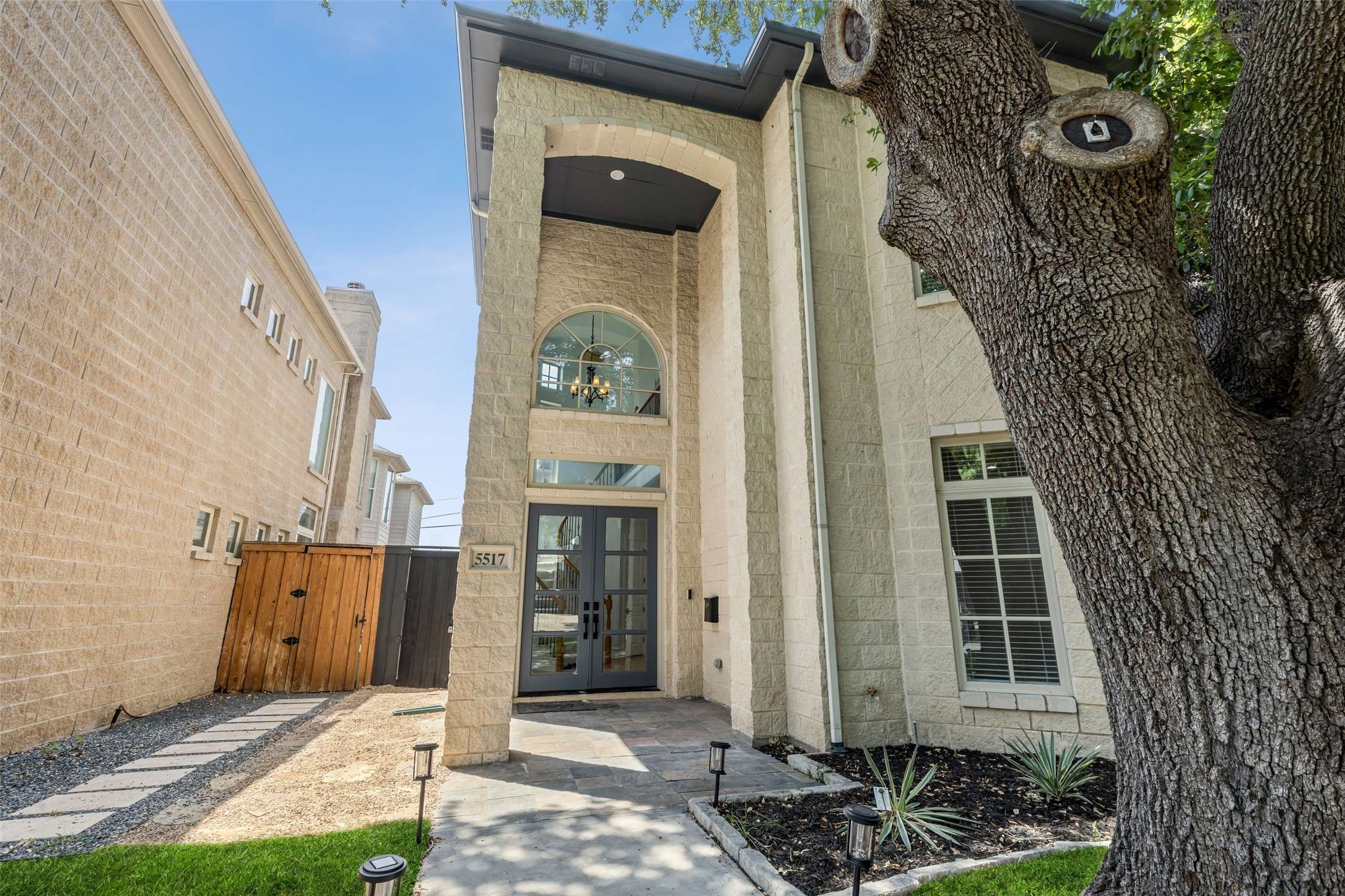Dallas, TX 75209,5517 La Foy BLVD