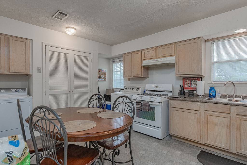 Dallas, TX 75243,12332 Hallum ST