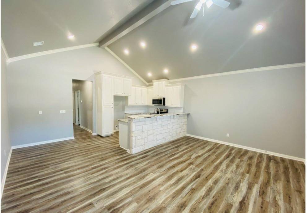 Mcgregor, TX 76657,716 S Main ST #718