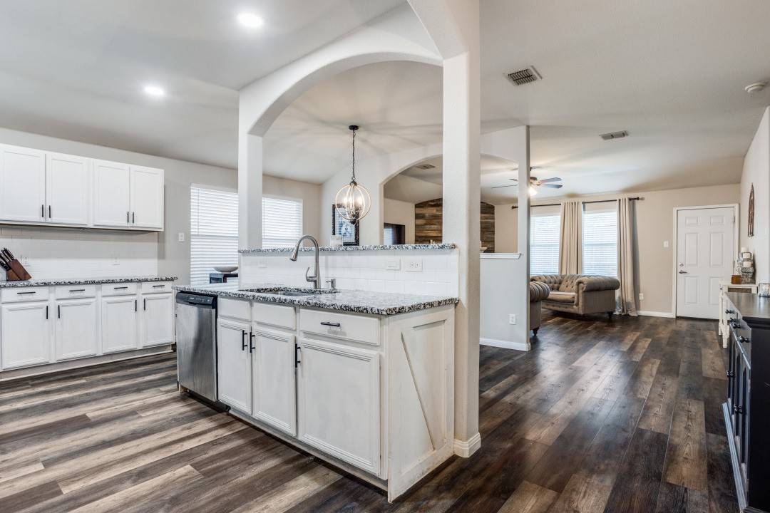 Lavon, TX 75166,535 Harding LN