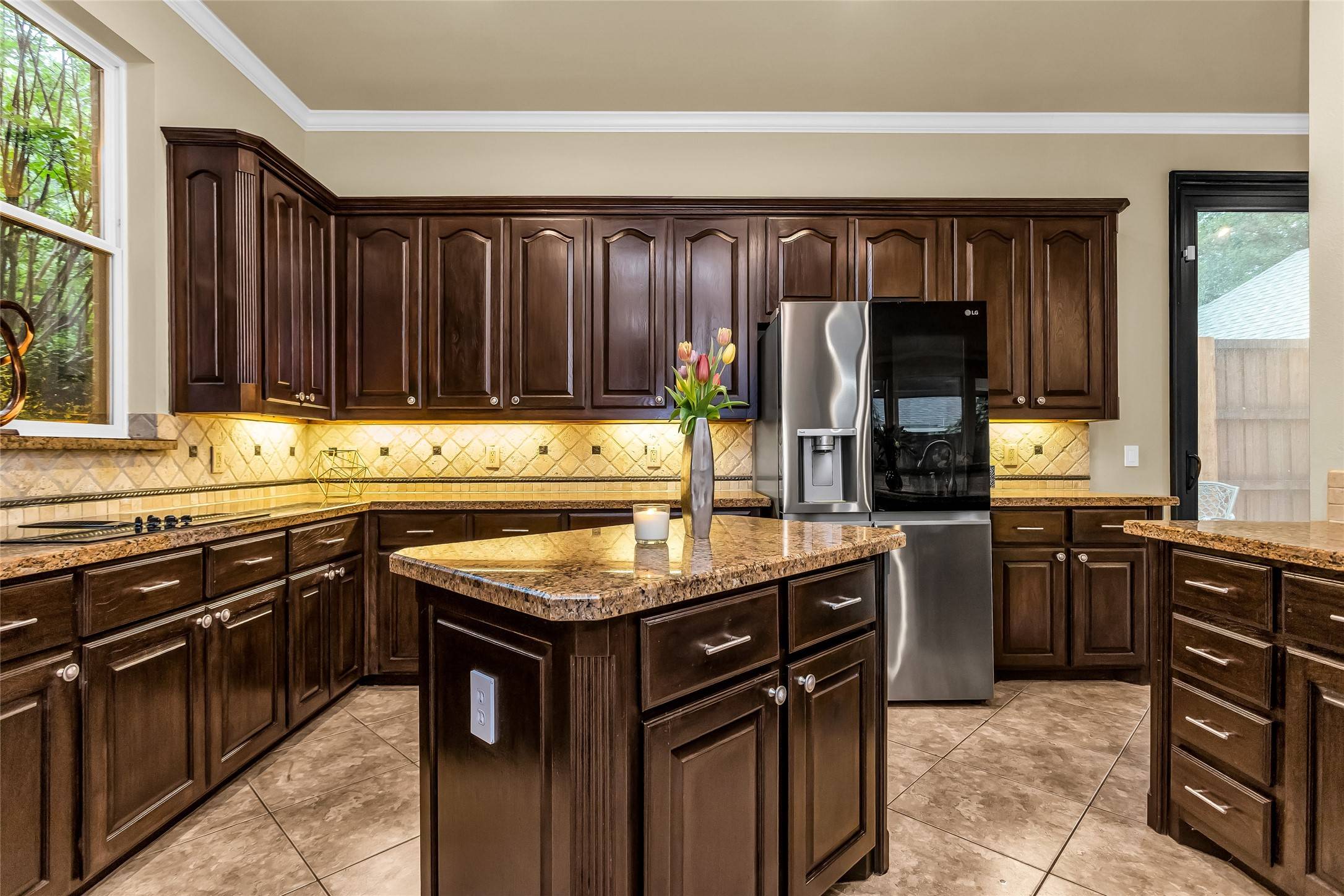 Plano, TX 75093,5957 Kensington DR