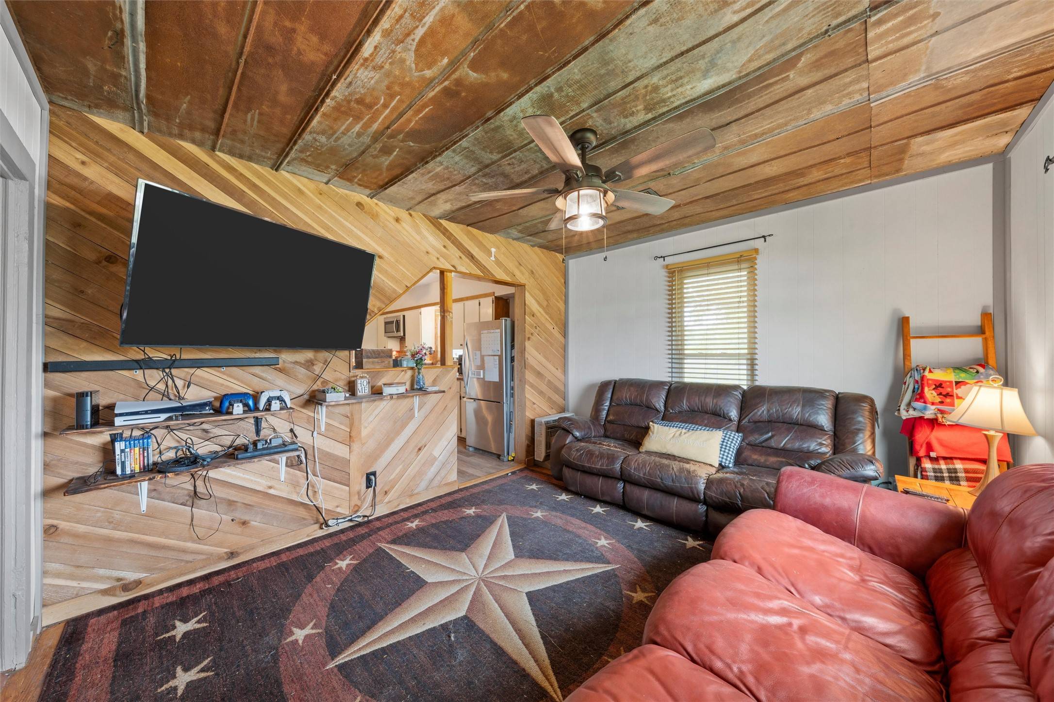 Penelope, TX 76676,320 N Lincoln