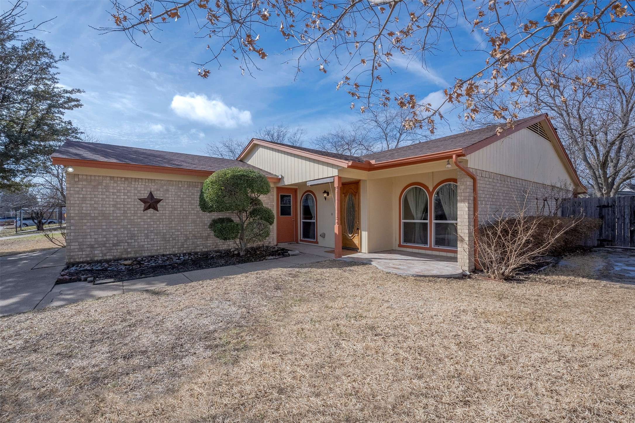 Watauga, TX 76148,7313 Meadowbrook DR