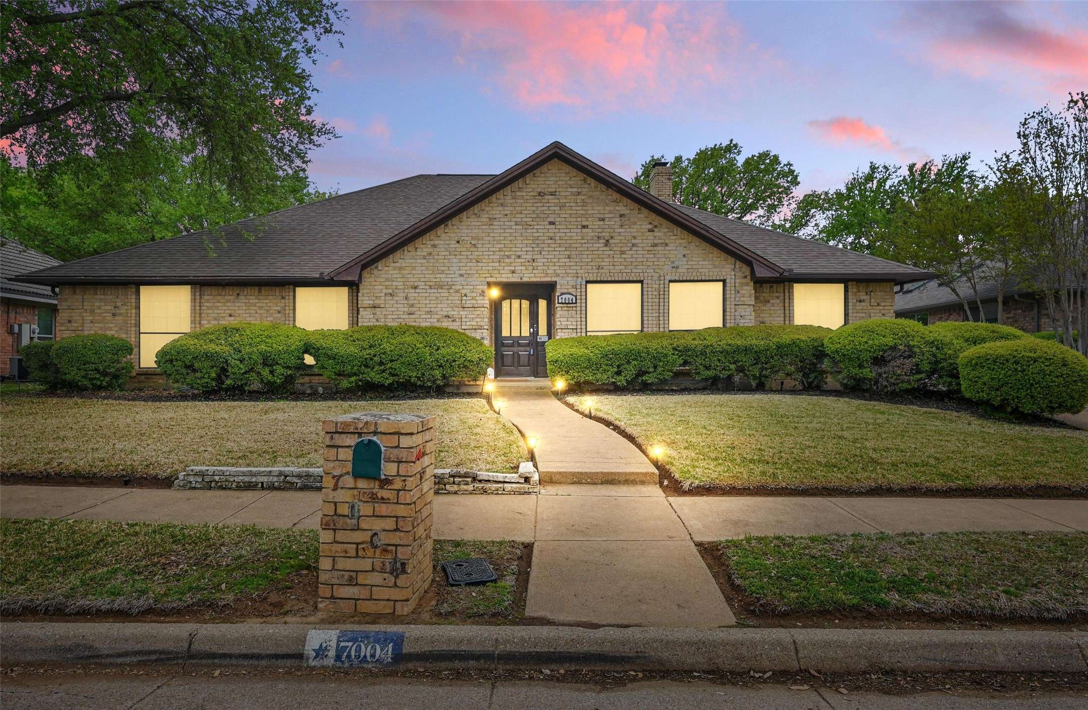 Arlington, TX 76016,7004 Lake Mead BLVD