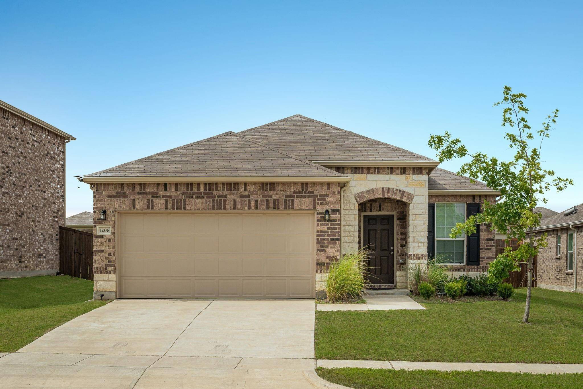 Aubrey, TX 76227,1208 Trace DR
