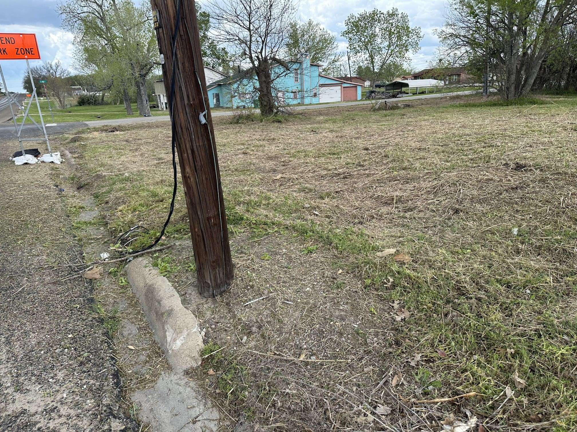 Kemp, TX 75143,305 S Elm ST