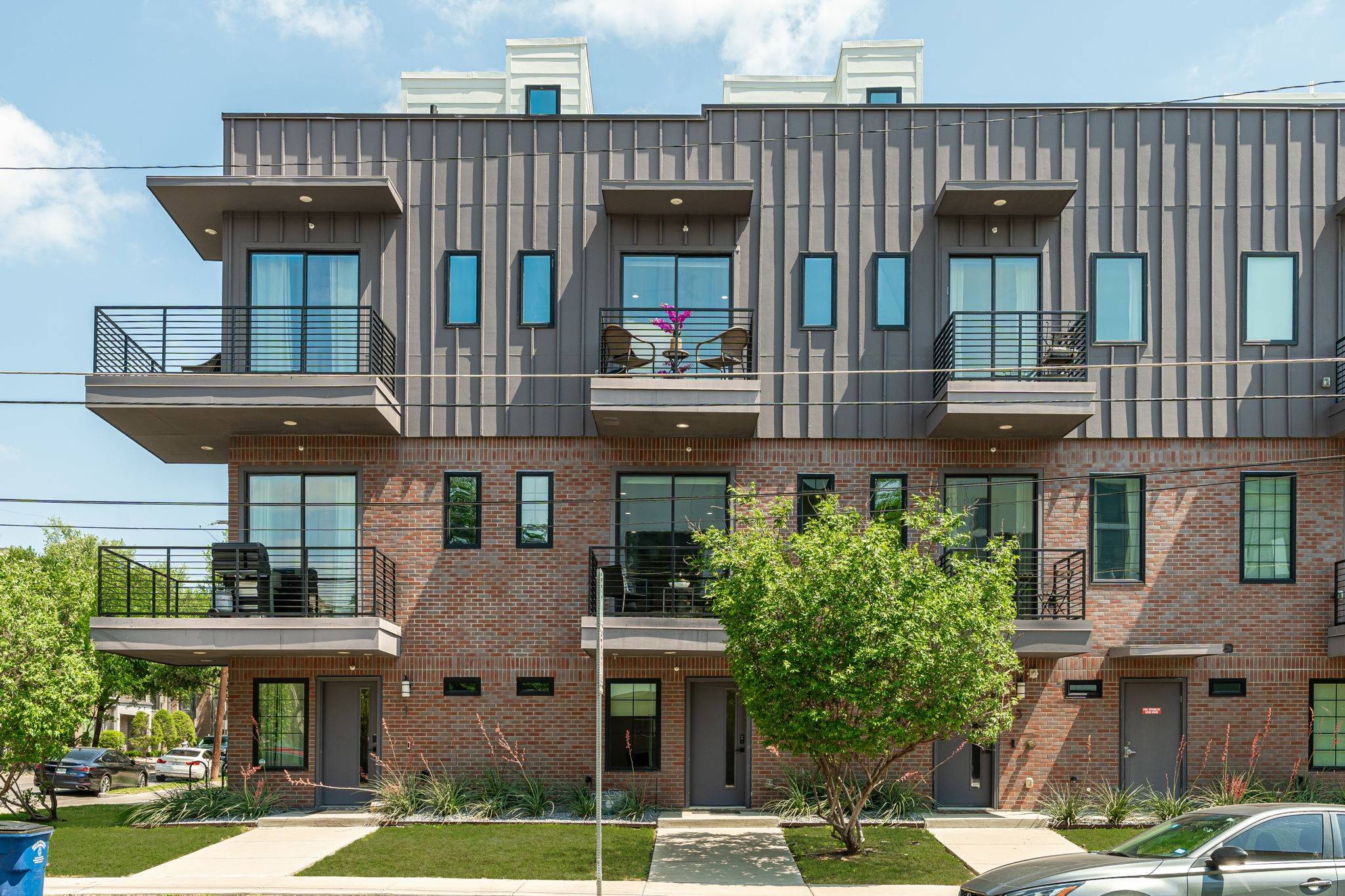 Dallas, TX 75206,2450 N Garrett AVE #2