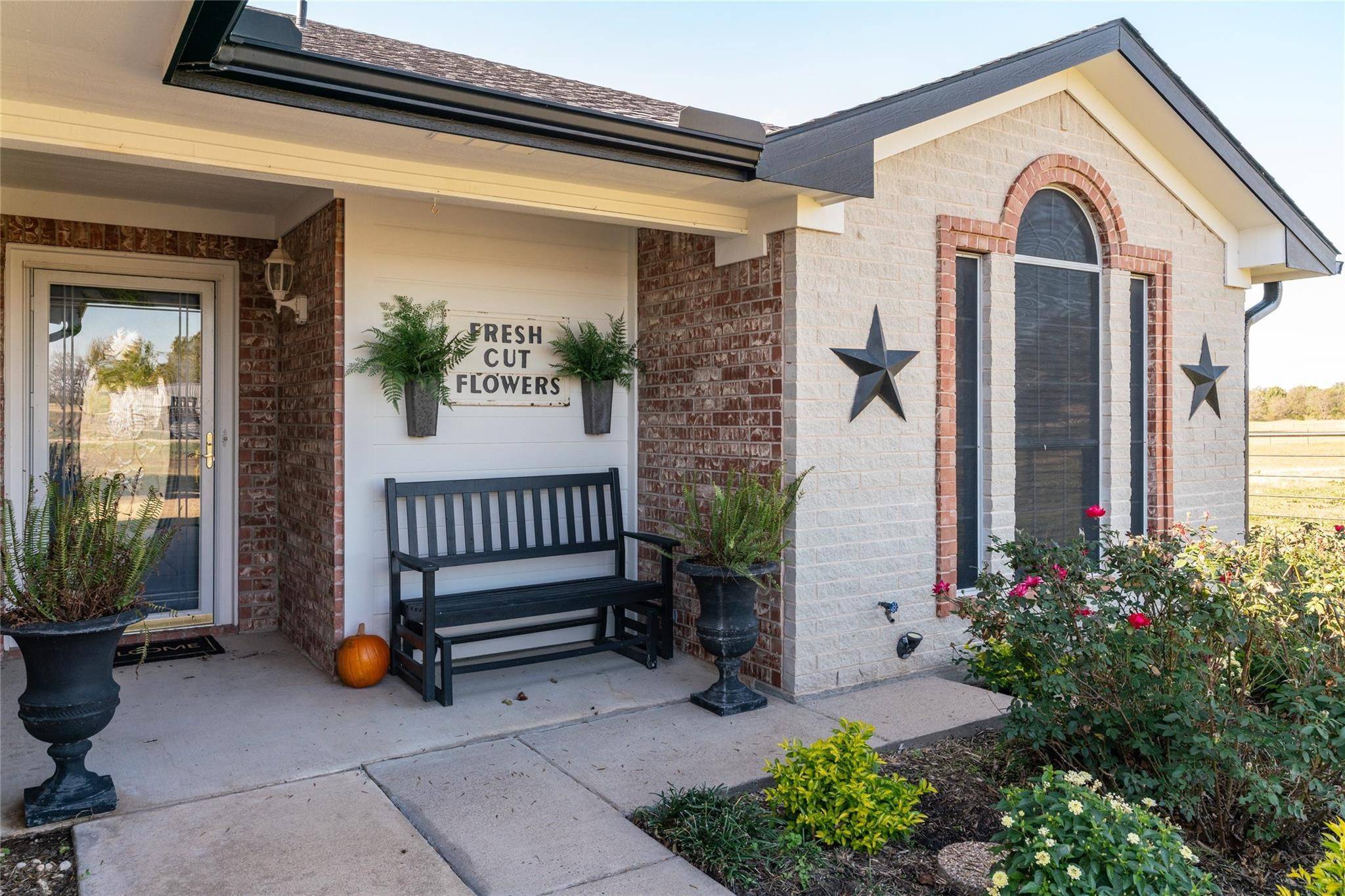 Celeste, TX 75423,809 Fm  1566 W
