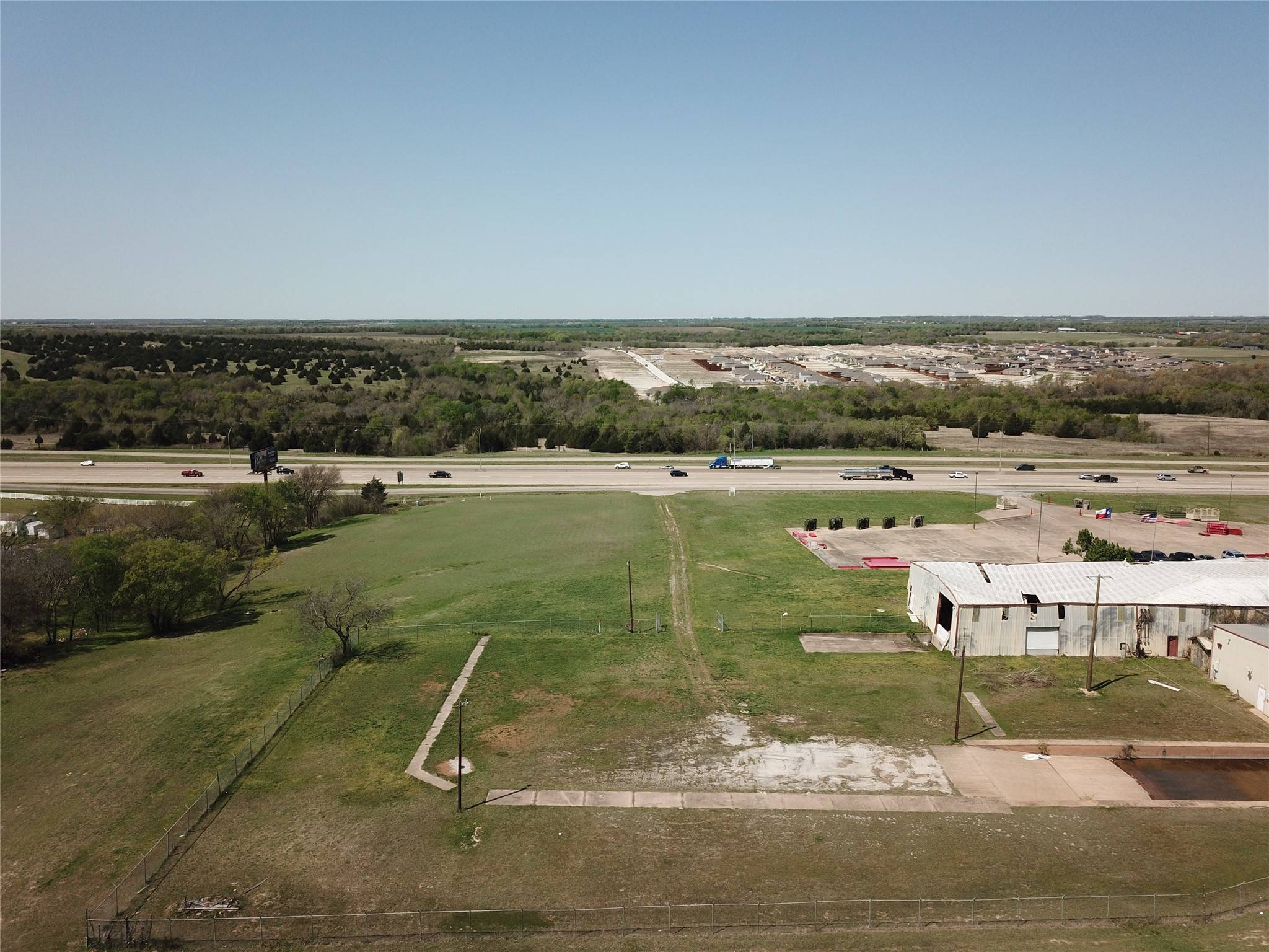Howe, TX 75459,811 N Collins FWY