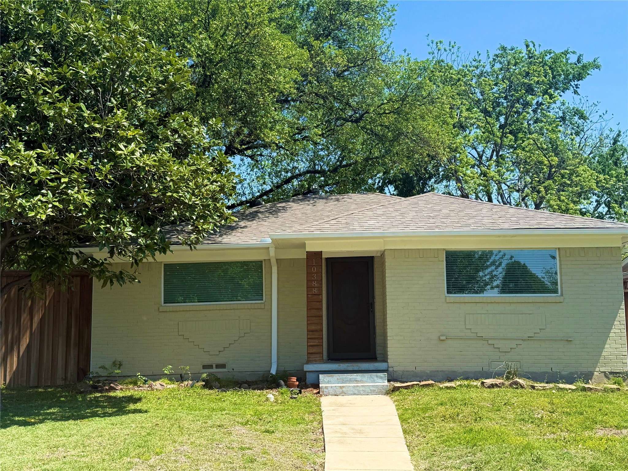 Dallas, TX 75228,10388 Sandra Lynn DR