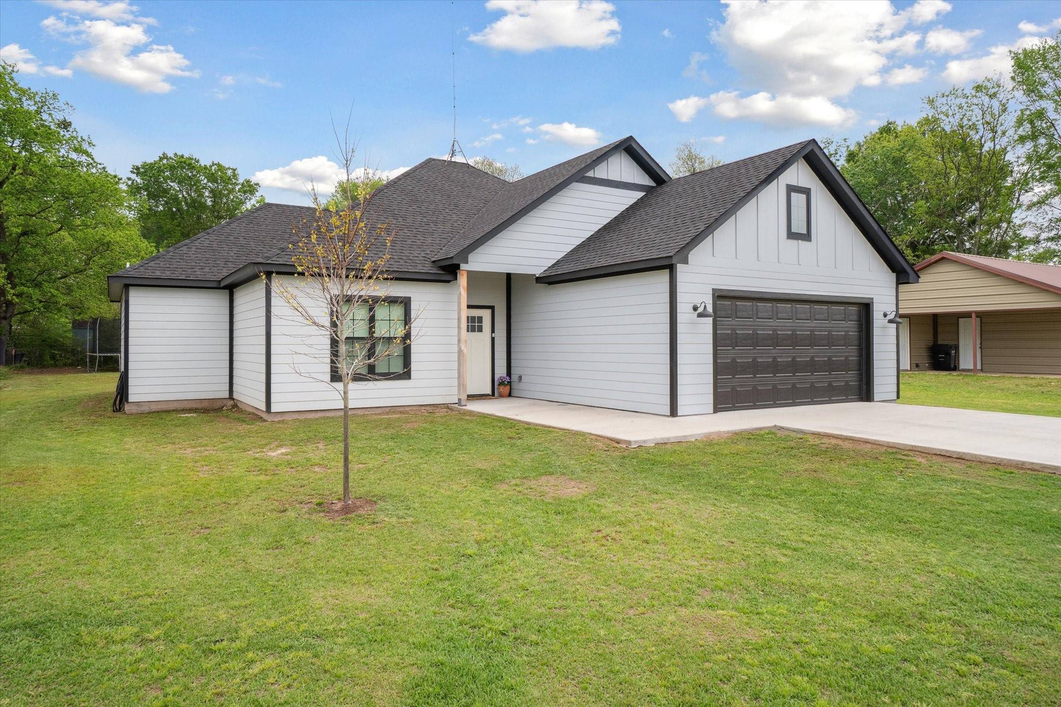Edgewood, TX 75117,104 Boone ST