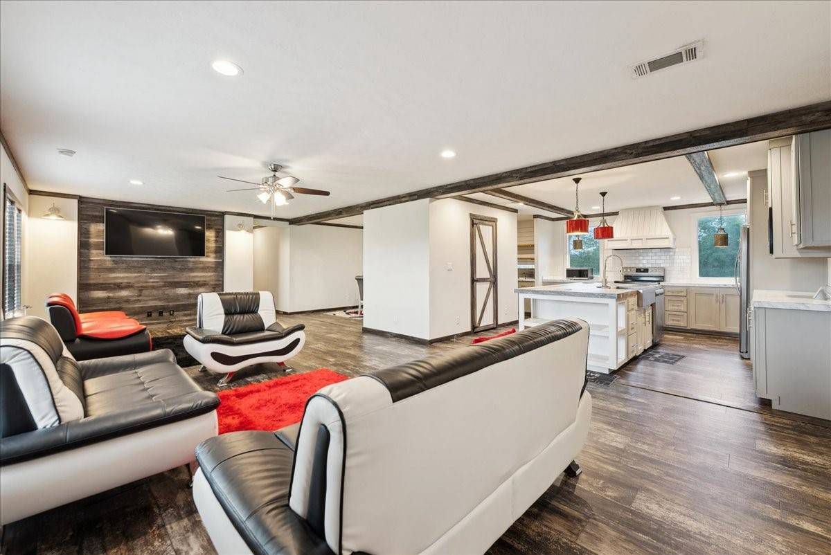 Scurry, TX 75158,2802 Grays Prairie LN