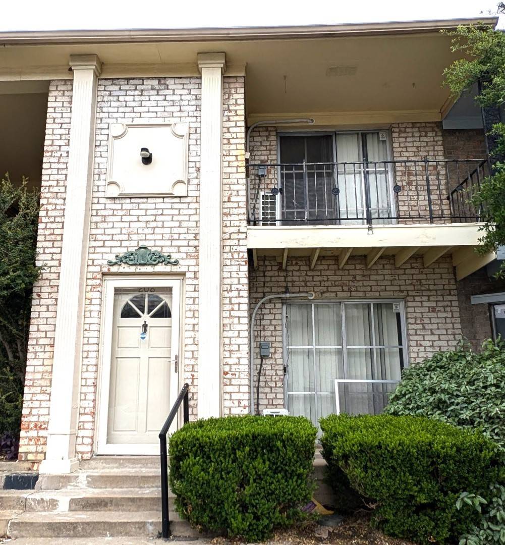 Dallas, TX 75220,3420 Hidalgo DR #208