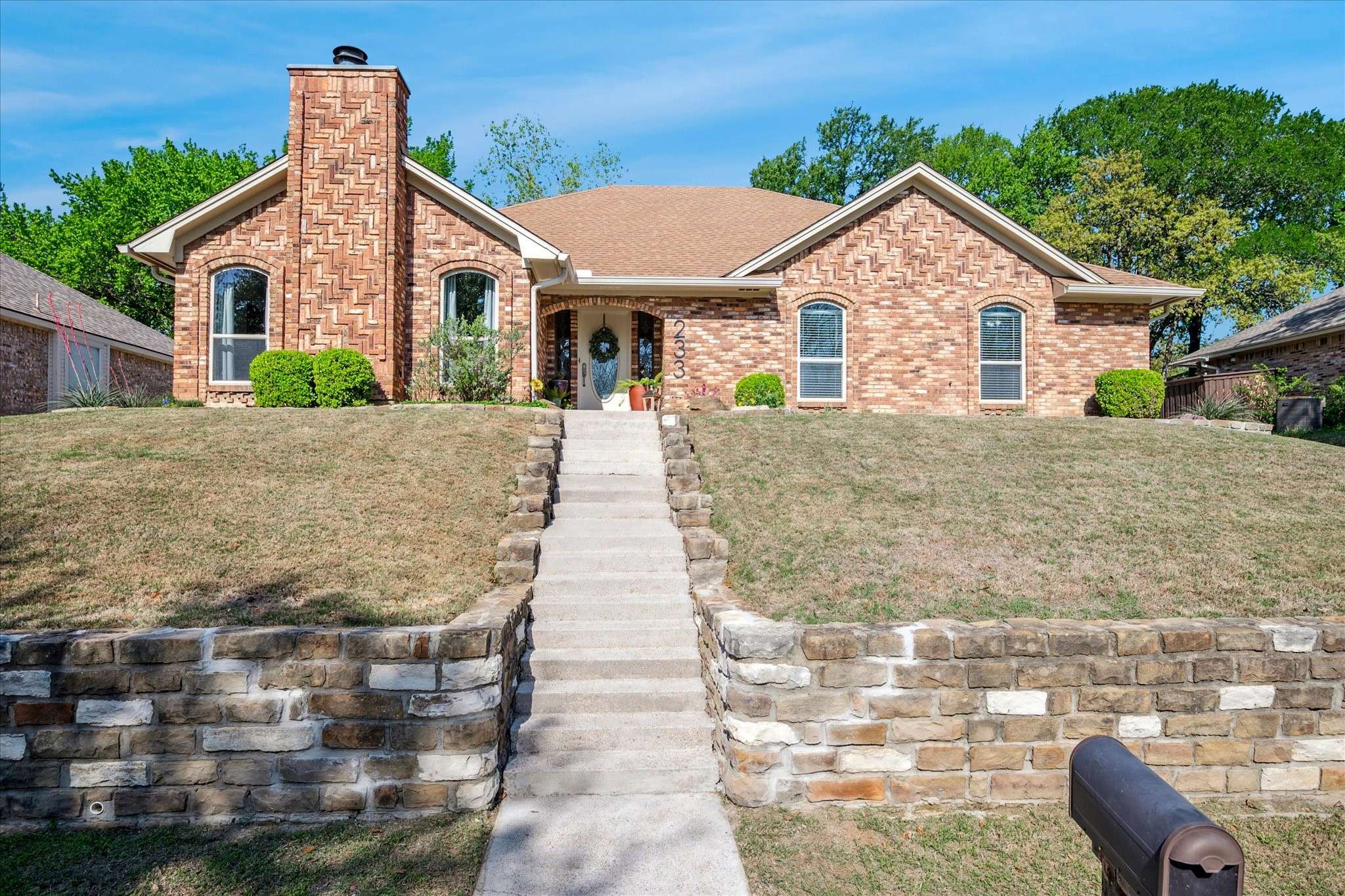 Hurst, TX 76053,233 Bradford DR