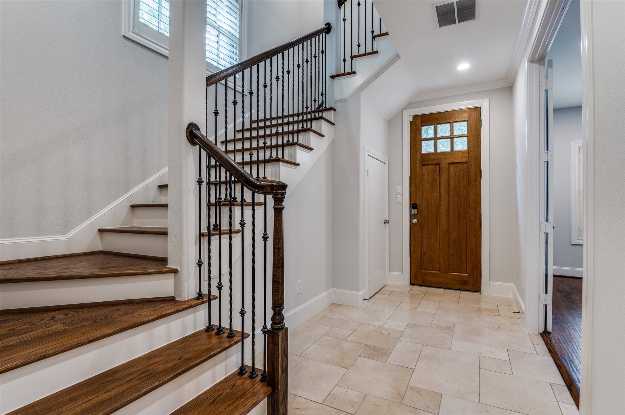 Dallas, TX 75201,2110 Helsminster DR