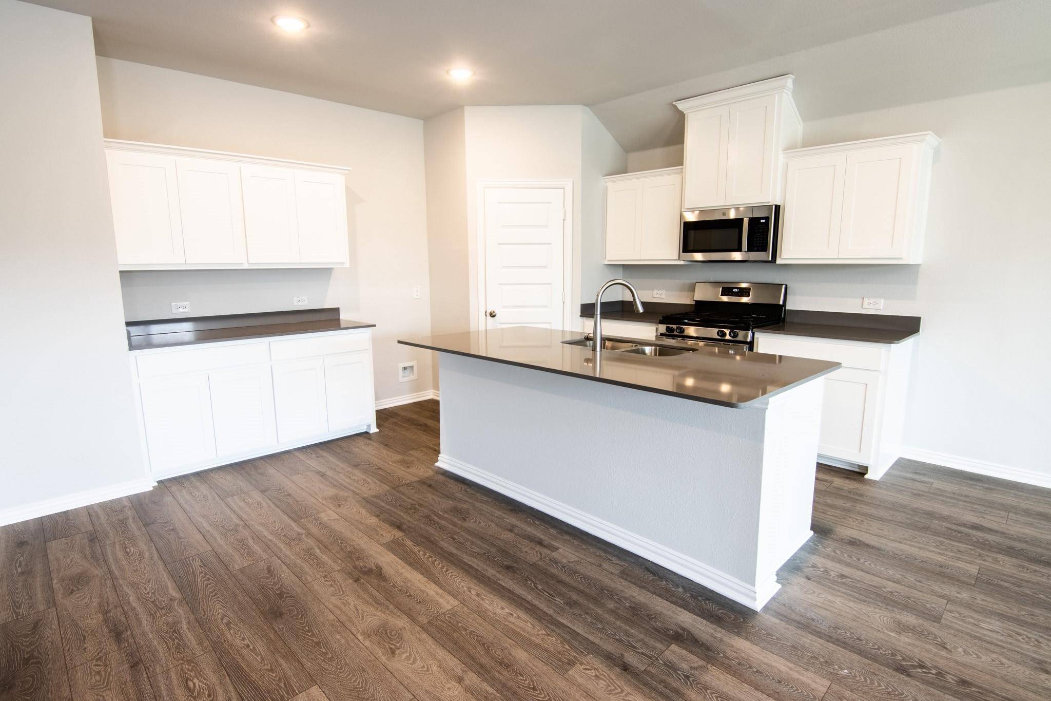 Van Alstyne, TX 75495,541 Meadow Run DR
