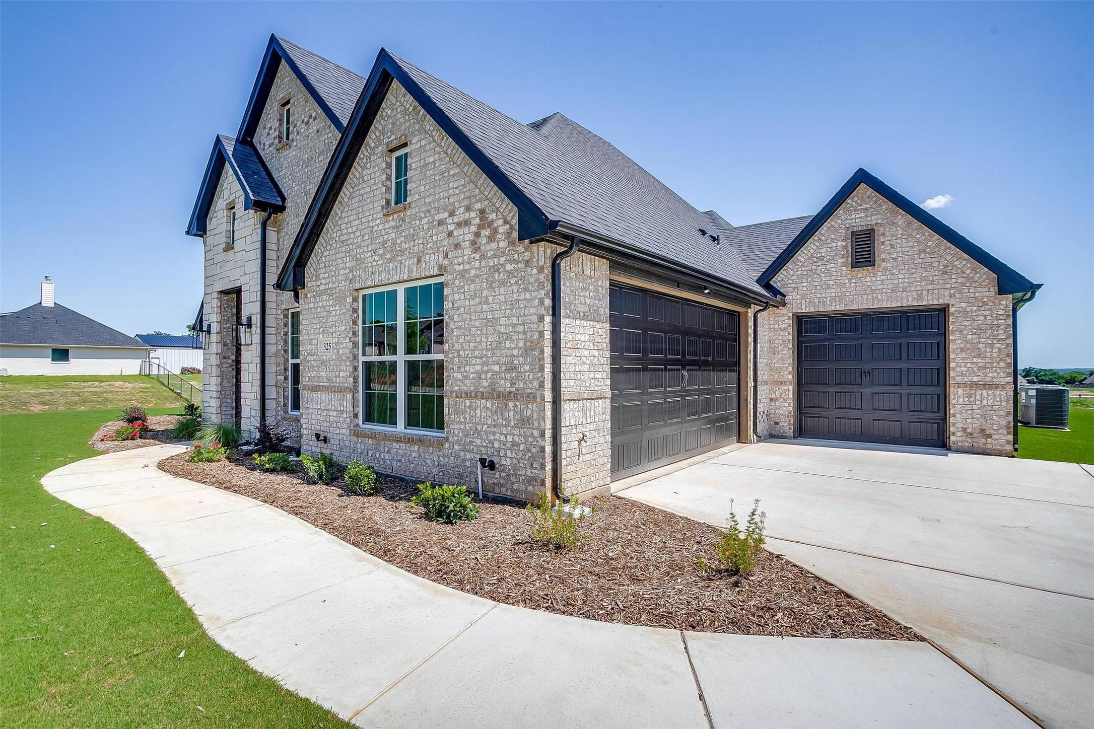 Reno, TX 76020,325 Monument PL
