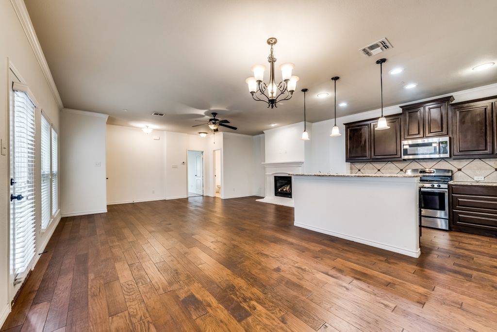 Carrollton, TX 75010,1428 Arapaho DR