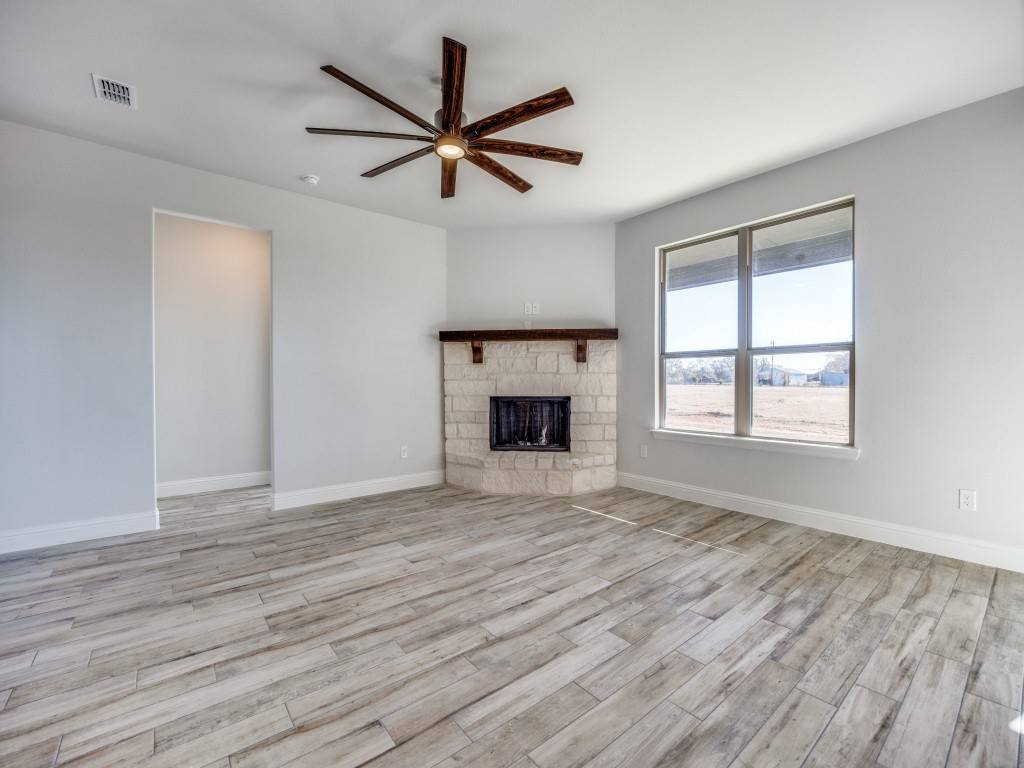 Collinsville, TX 76233,7468 West Line RD