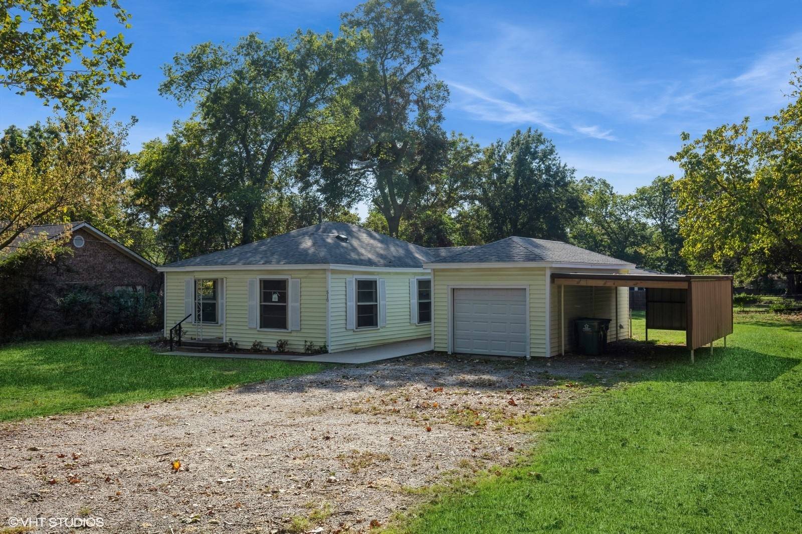 Collinsville, TX 76233,510 Dewitt ST