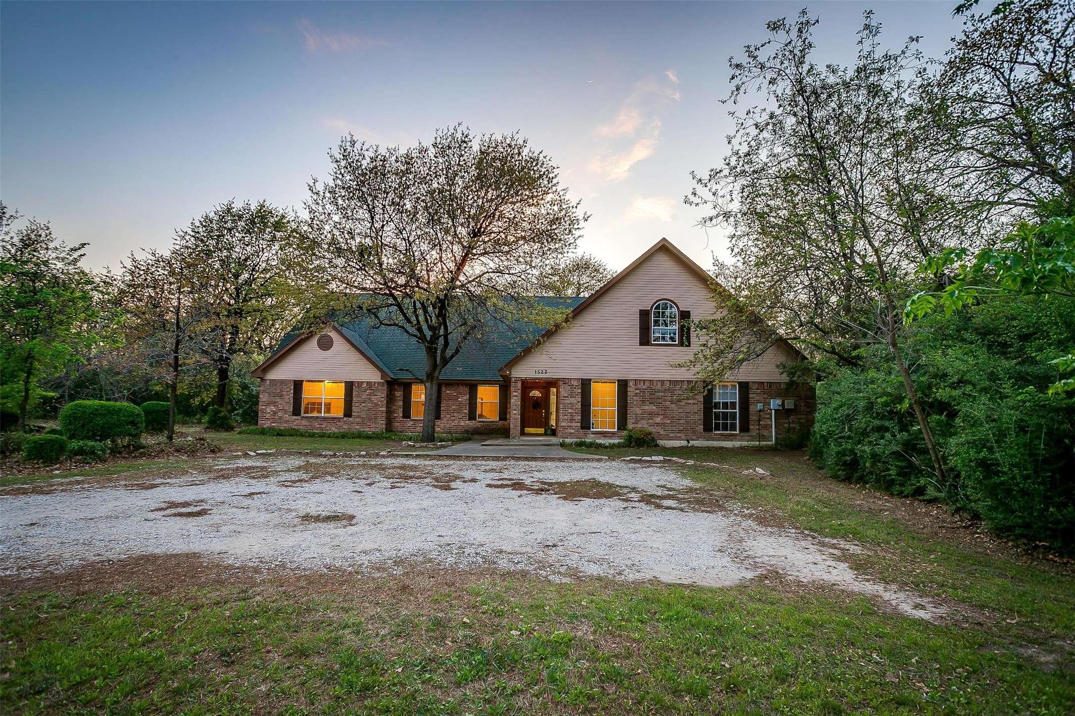 Denton, TX 76205,1522 Oakwood DR
