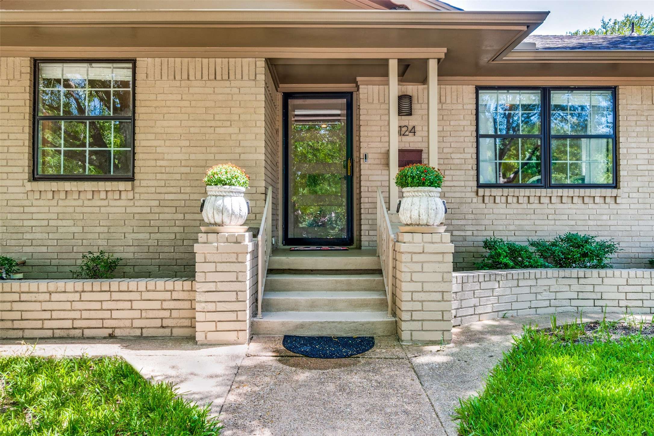 Dallas, TX 75228,6124 N Jim Miller RD