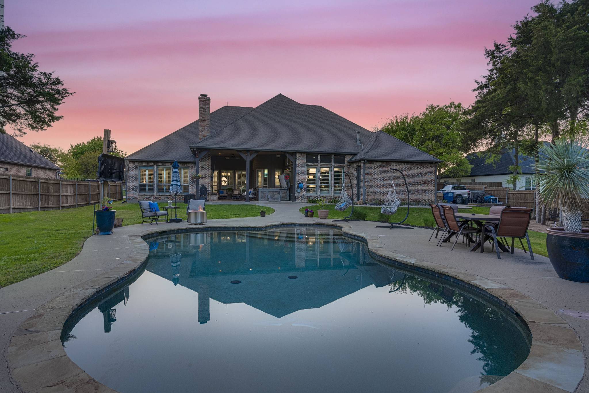 Ovilla, TX 75154,241 Williamsburg LN