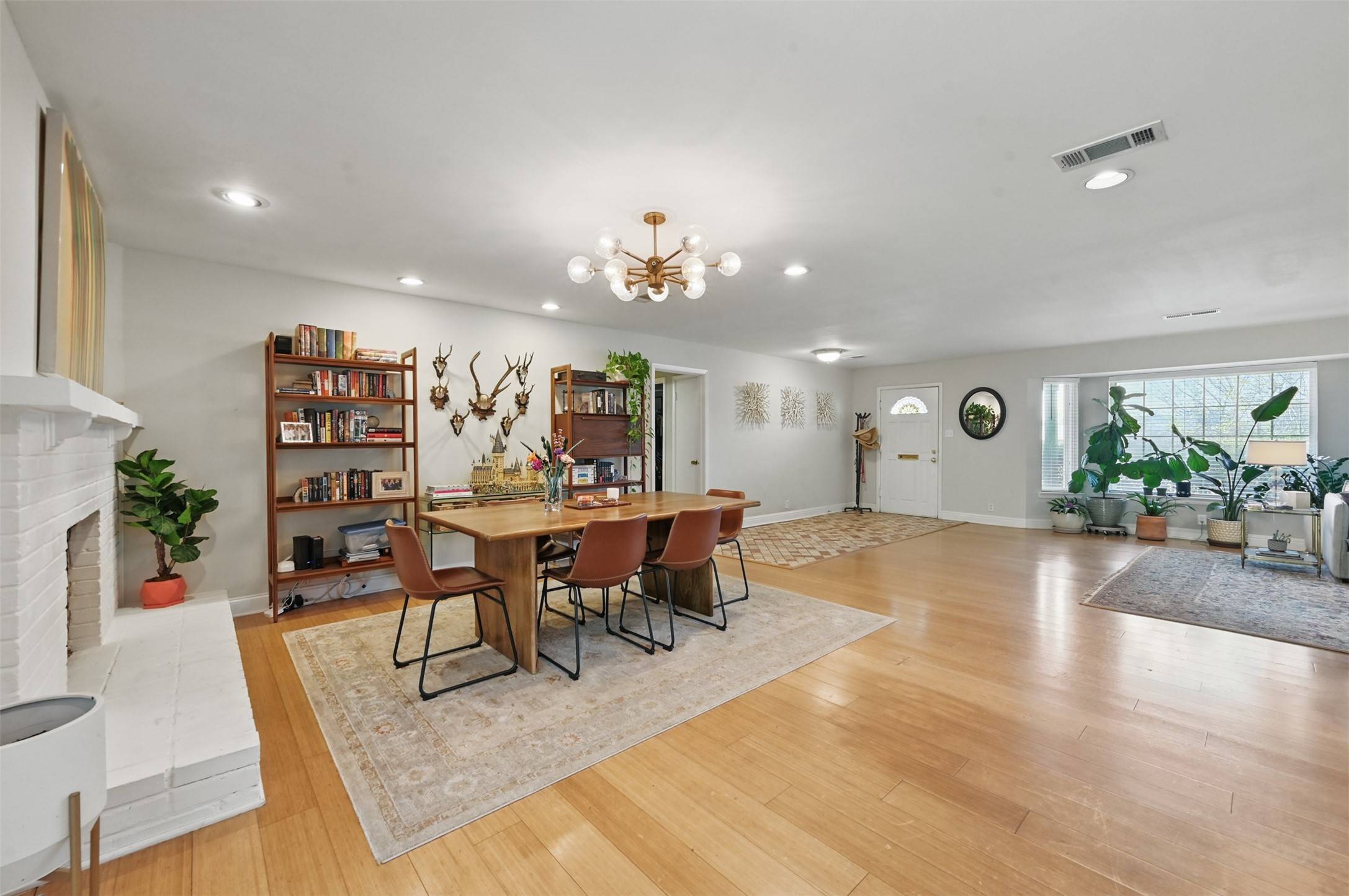 Dallas, TX 75229,3421 Dartmoor DR