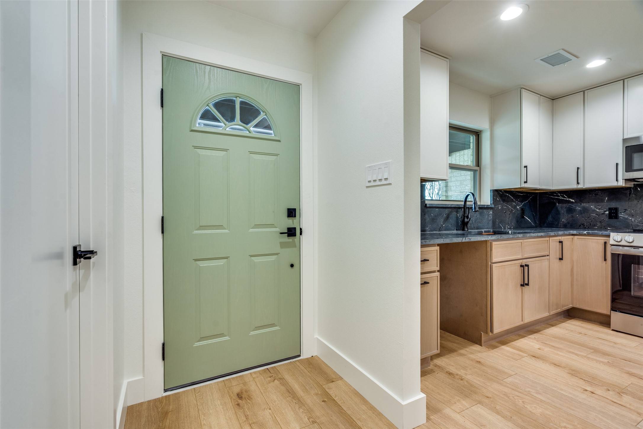 Plano, TX 75075,1215 Mill Valley DR