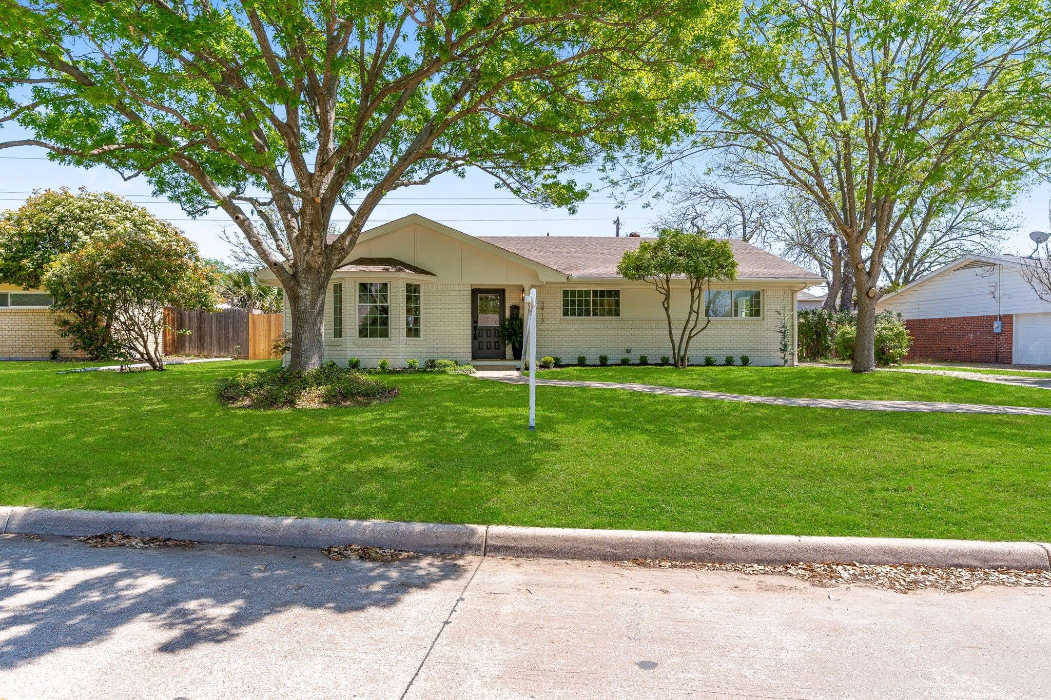 Benbrook, TX 76116,3913 Plantation DR