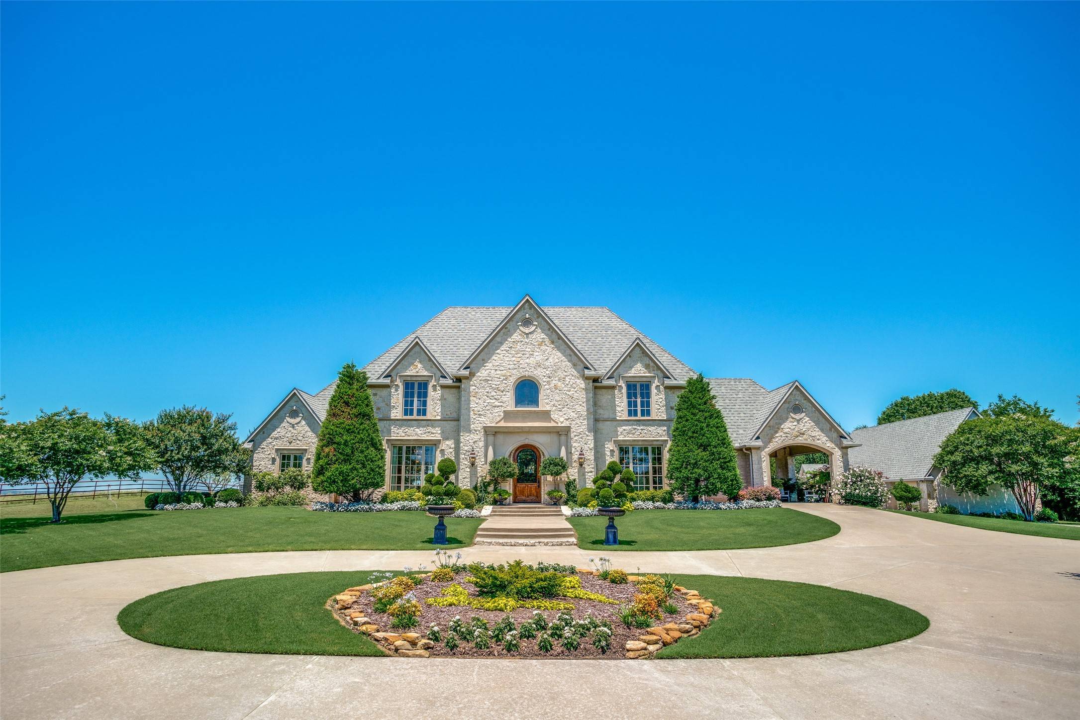 Ennis, TX 75119,950 Sugar Ridge RD