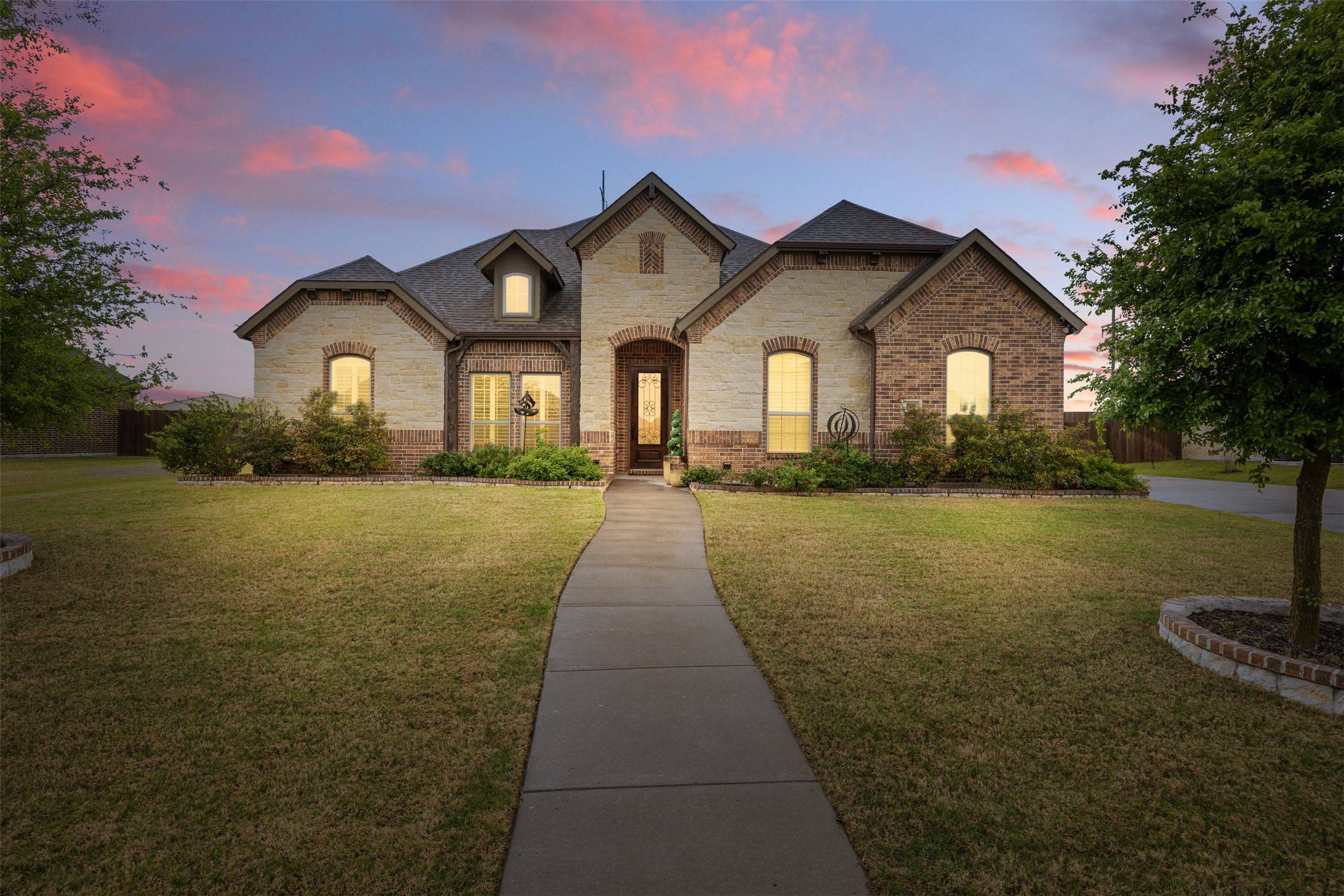 Waxahachie, TX 75165,160 Sapphire LN
