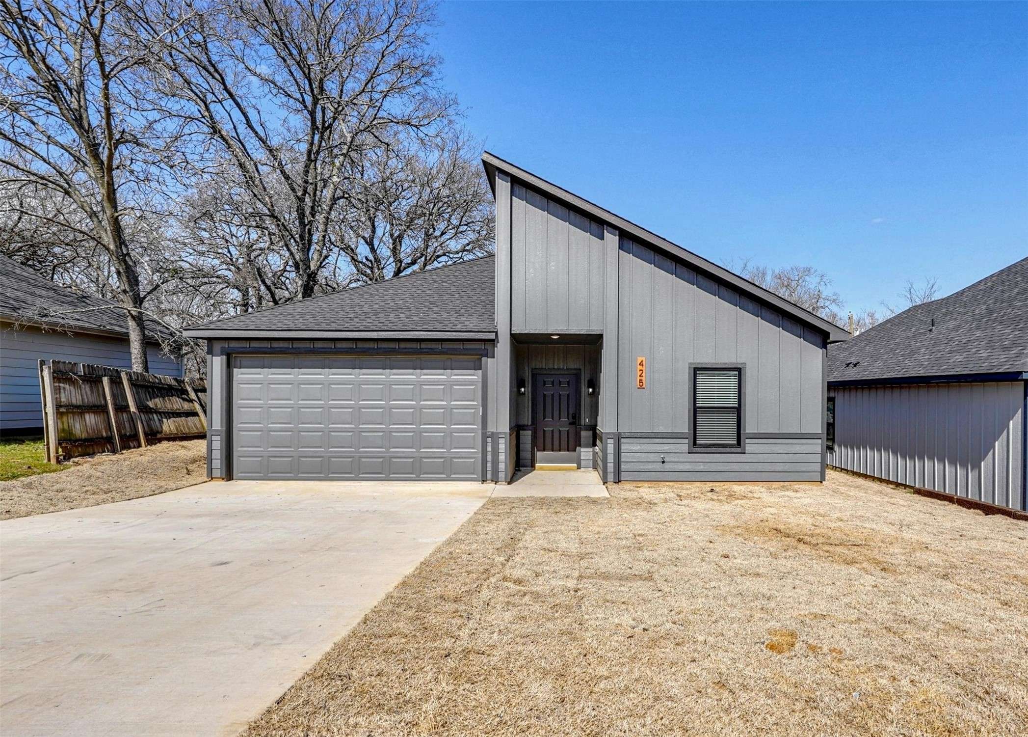 Denison, TX 75021,425 E Munson ST