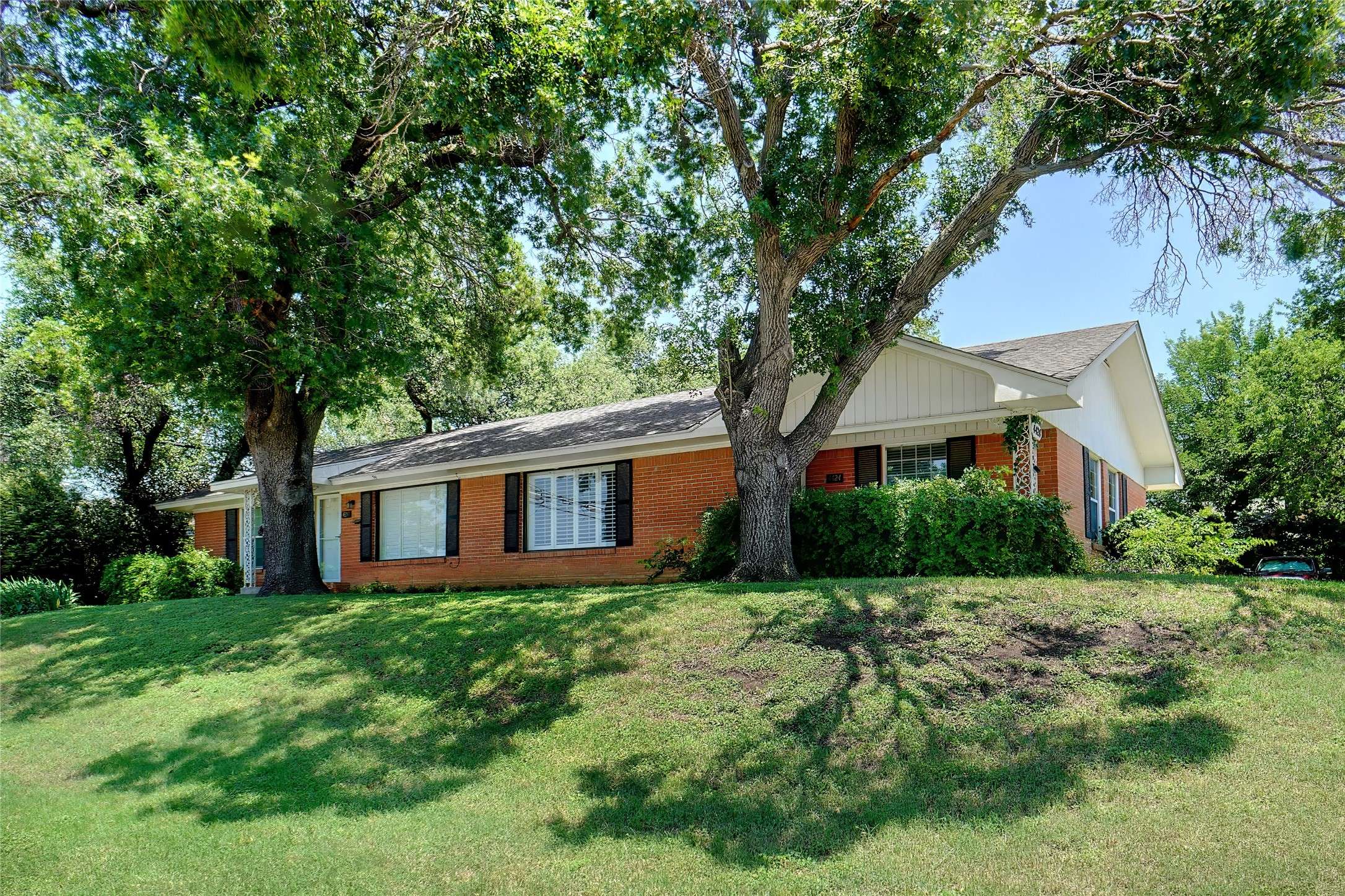 Fort Worth, TX 76109,4424 Granbury RD