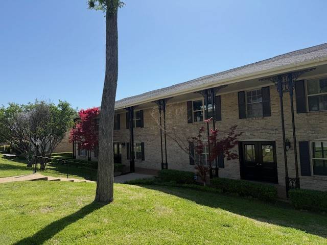 Dallas, TX 75230,7716 Royal LN #112