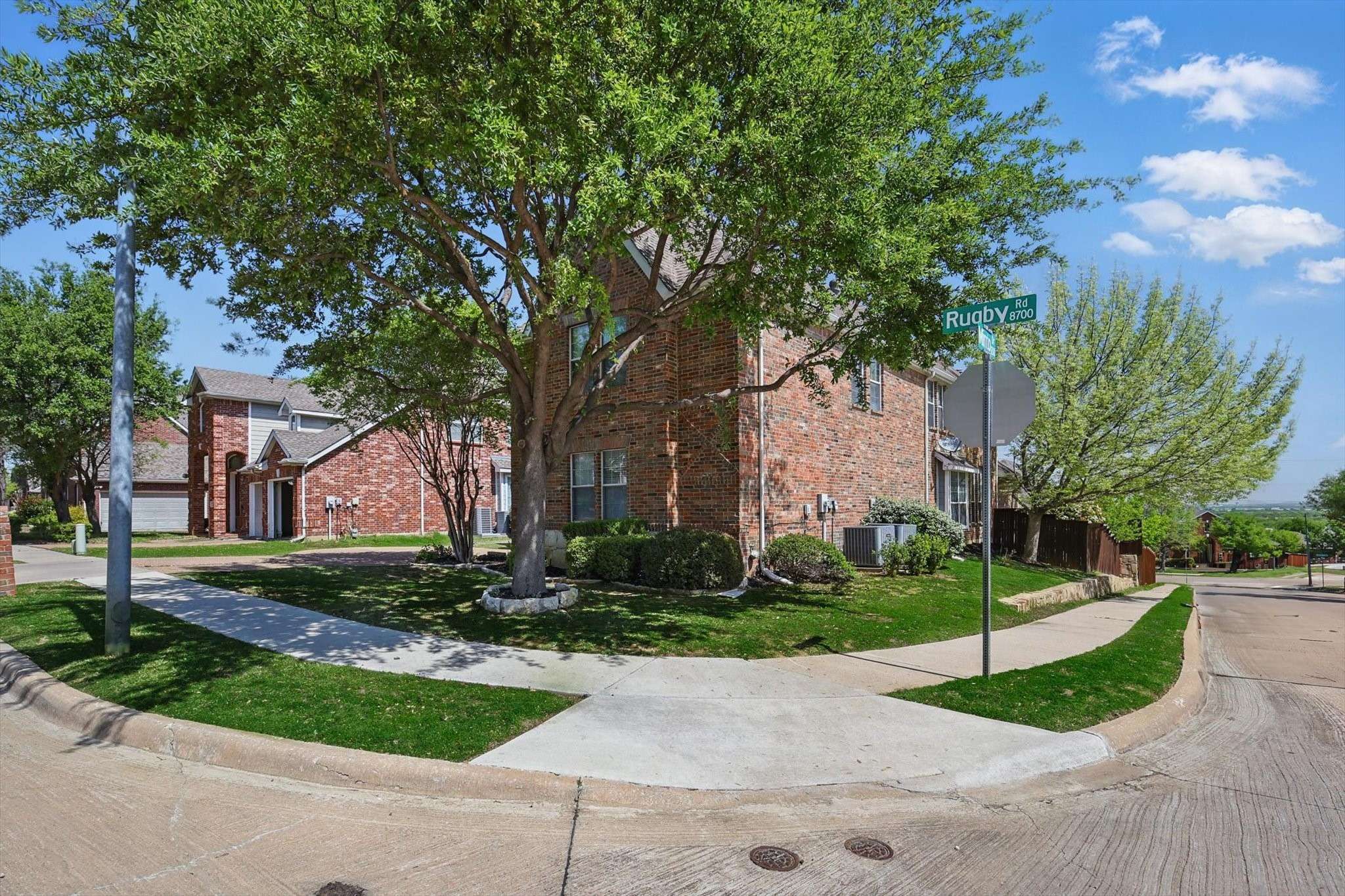 Irving, TX 75063,8708 Rugby RD