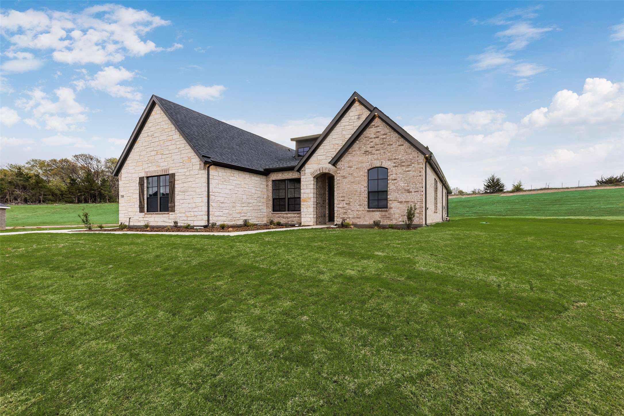 Van Alstyne, TX 75495,1090 Julian DR