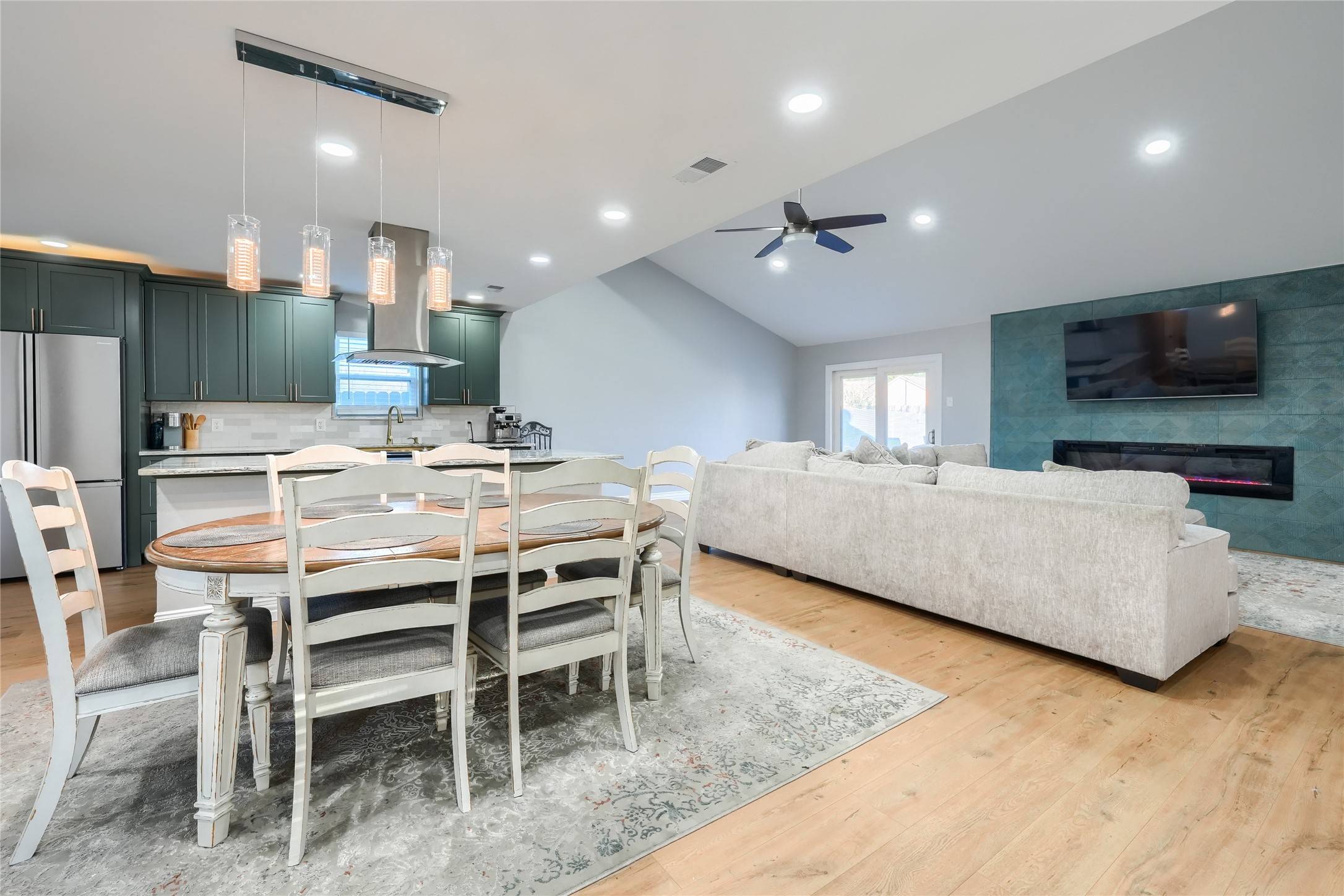 Garland, TX 75042,922 Lawson DR