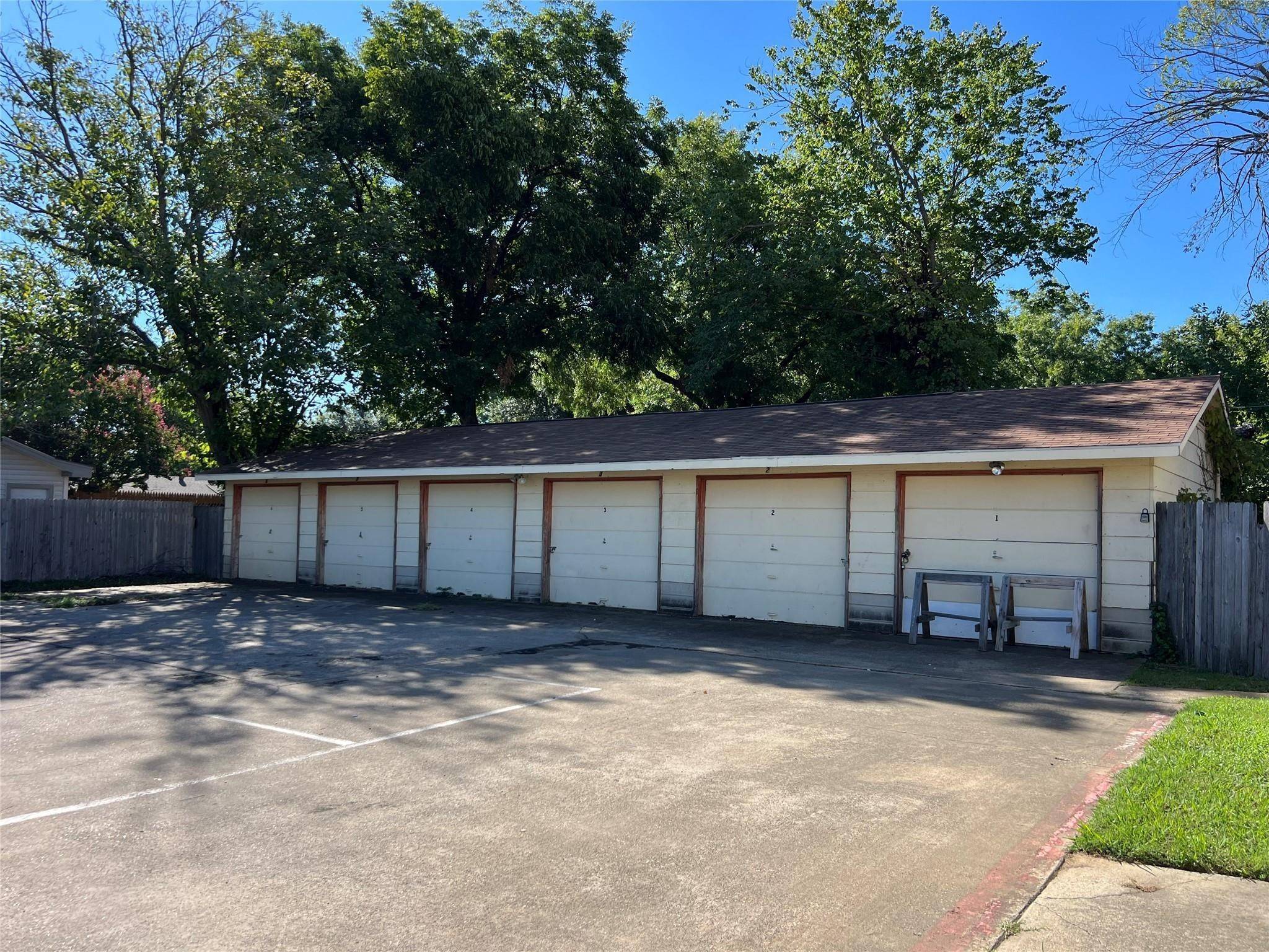 Irving, TX 75060,202 S Briery RD #A