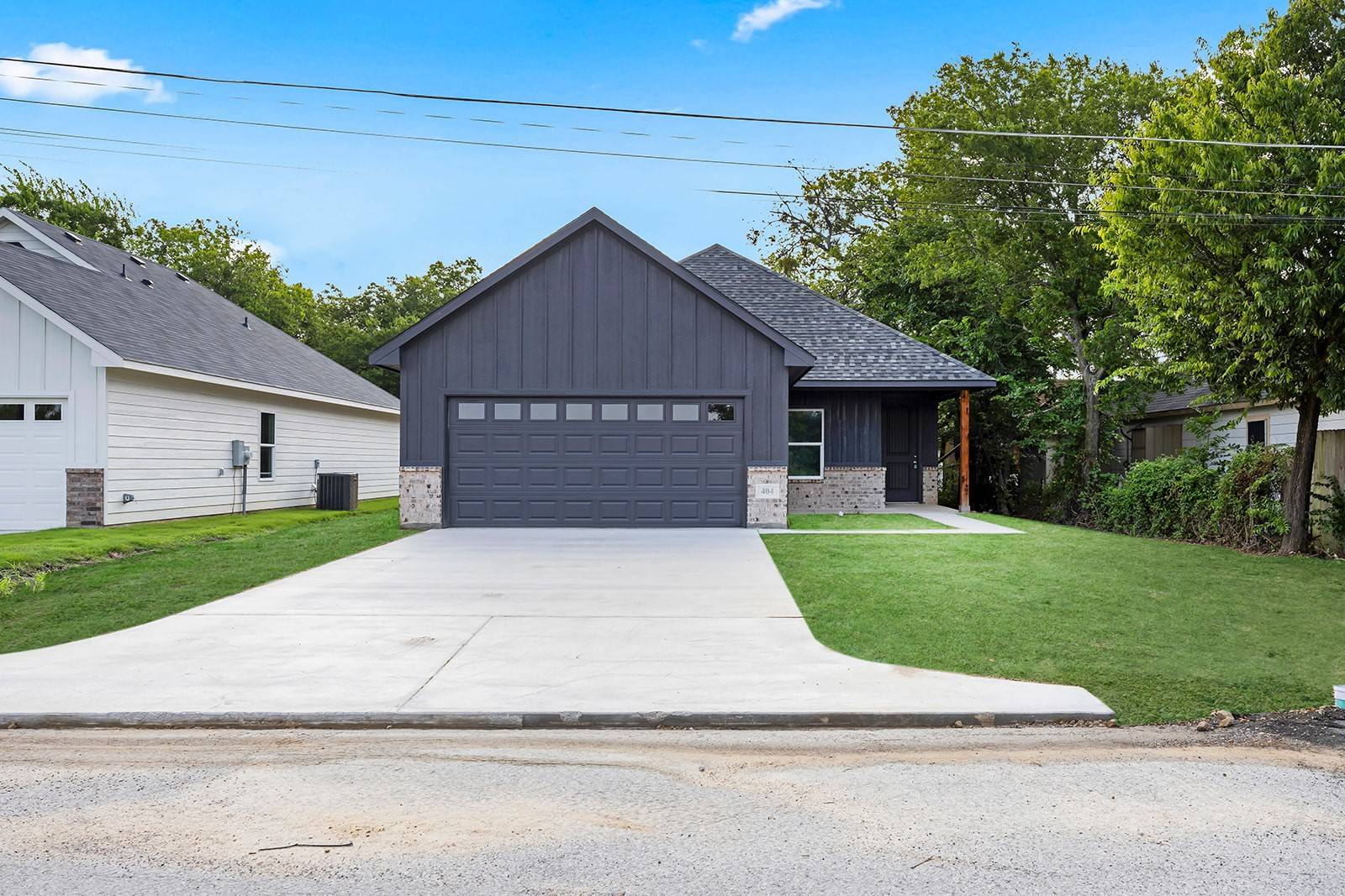 Cleburne, TX 76031,404 Evans ST