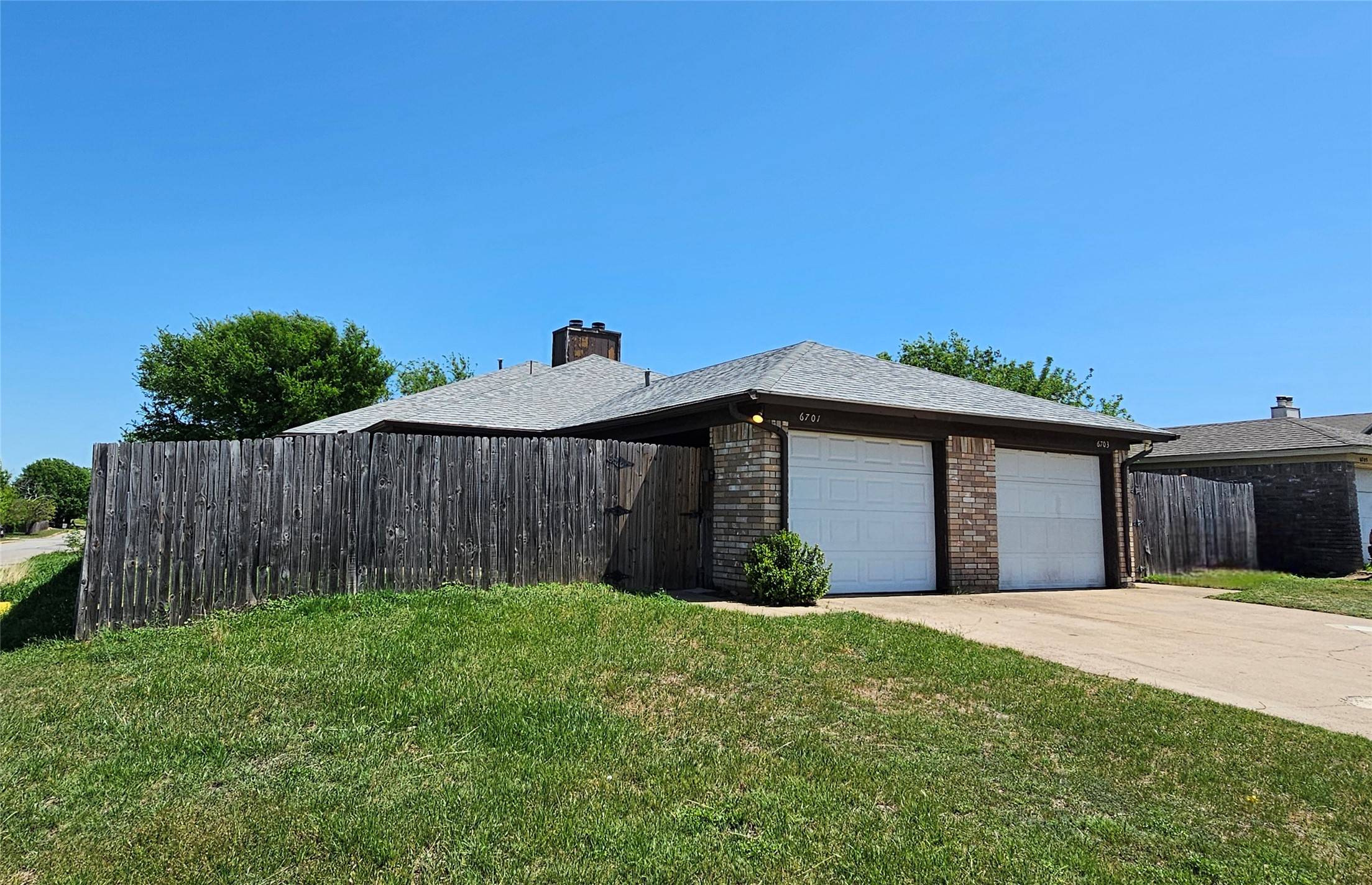 Fort Worth, TX 76133,6701 Crestmont CT #6701 6703