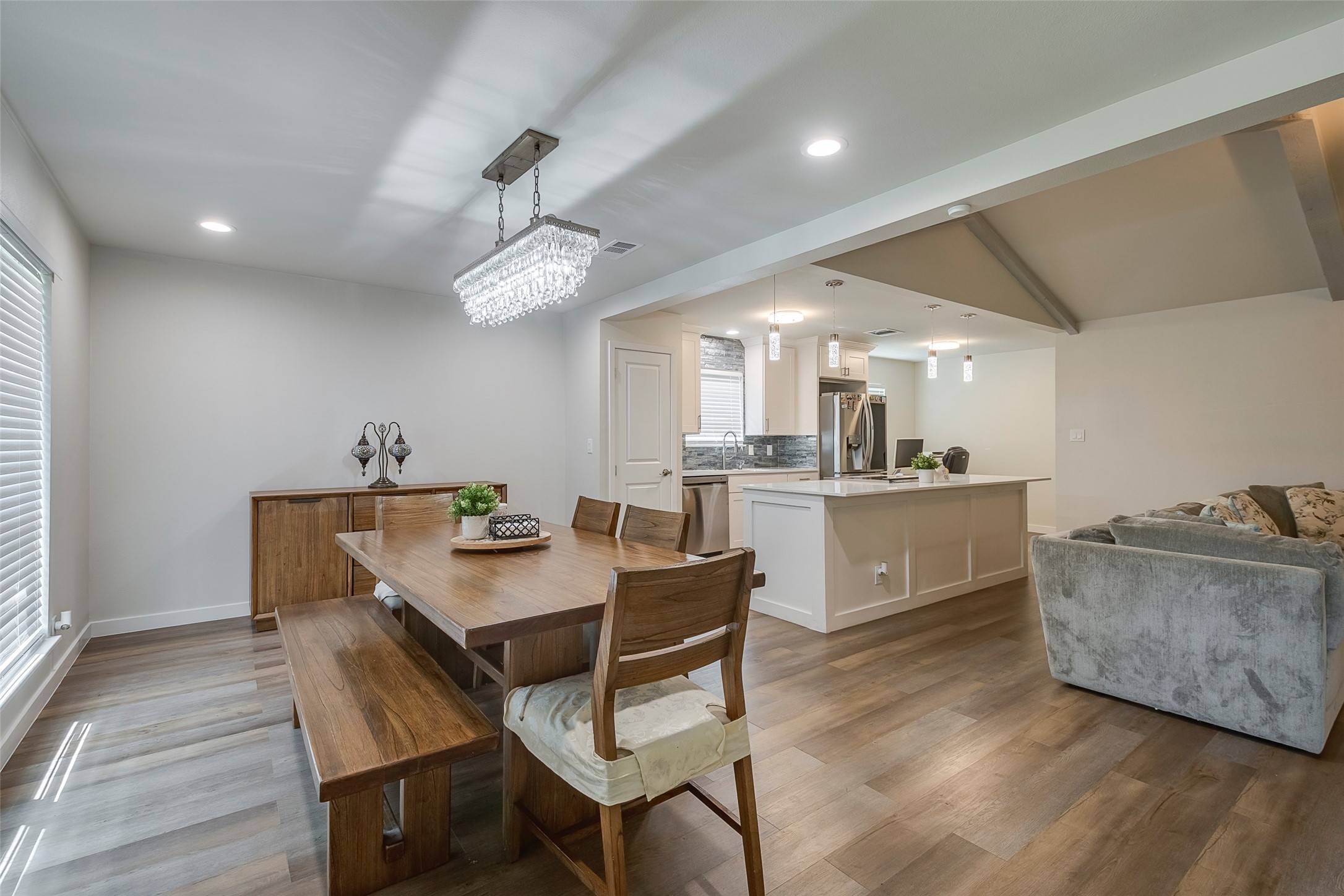 Fort Worth, TX 76112,1808 Mims ST